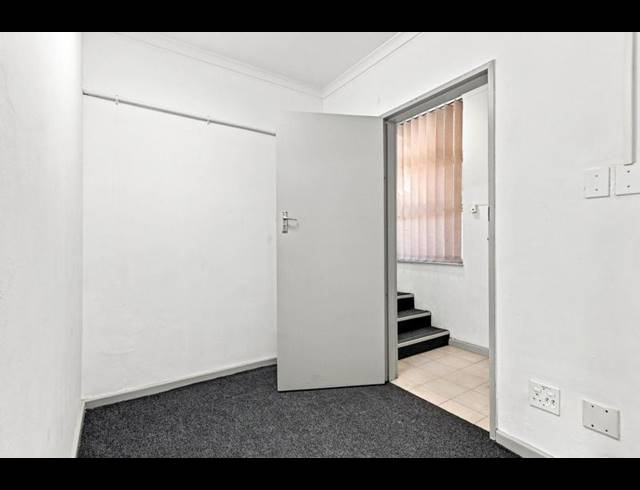 BUSINESS PROPERTY TO RENT IN PINELANDS
